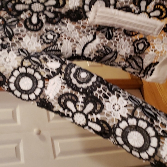 Lace and Leather Jacket - Picture 4 of 6